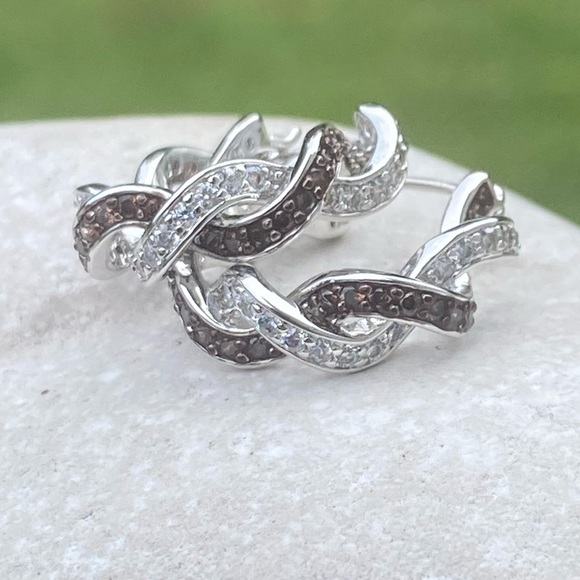 Danbury Mint .925 Sterling Silver Twist earrings w/ mocha & clear diamonds - Picture 15 of 16